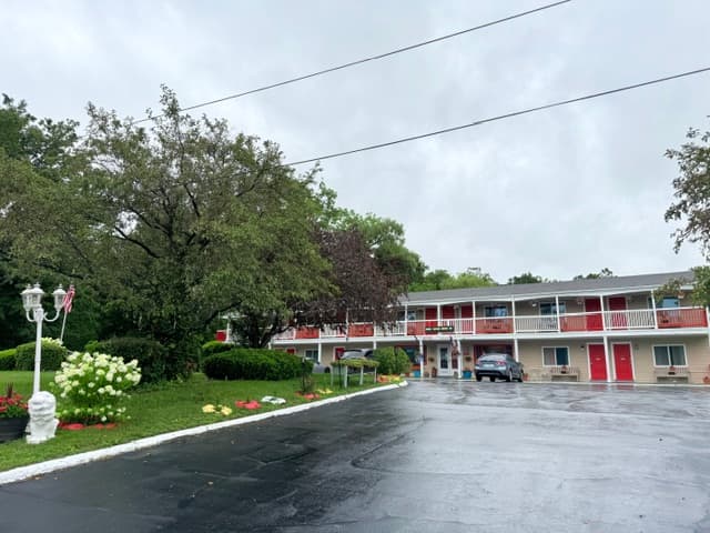 Cozy Corner Motel Exterior
